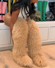 Load image into Gallery viewer, Ski Fluff Boots
